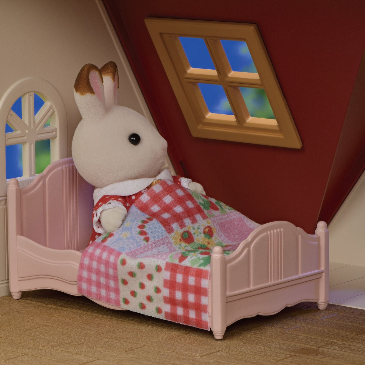 Calico Critters Red Roof Cozy Cottage Dollhouse Playset with Figure and Furniture
