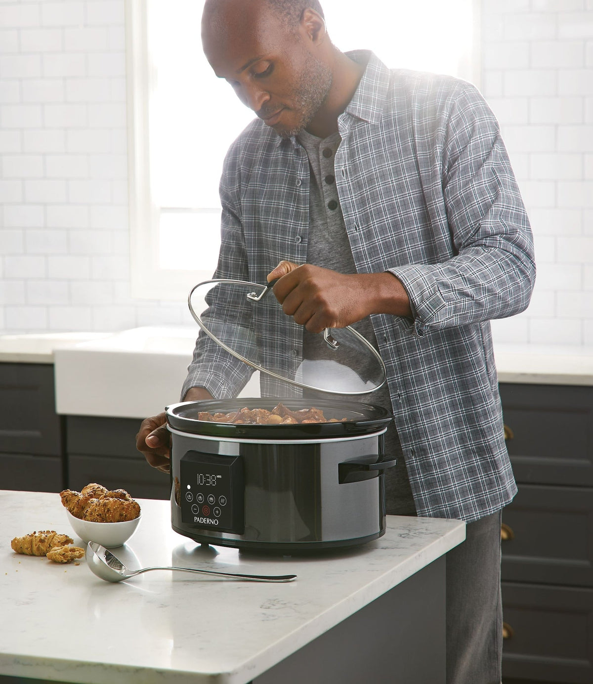 Digital Programmable Slow Cooker, Black Stainless Steel, 6qt