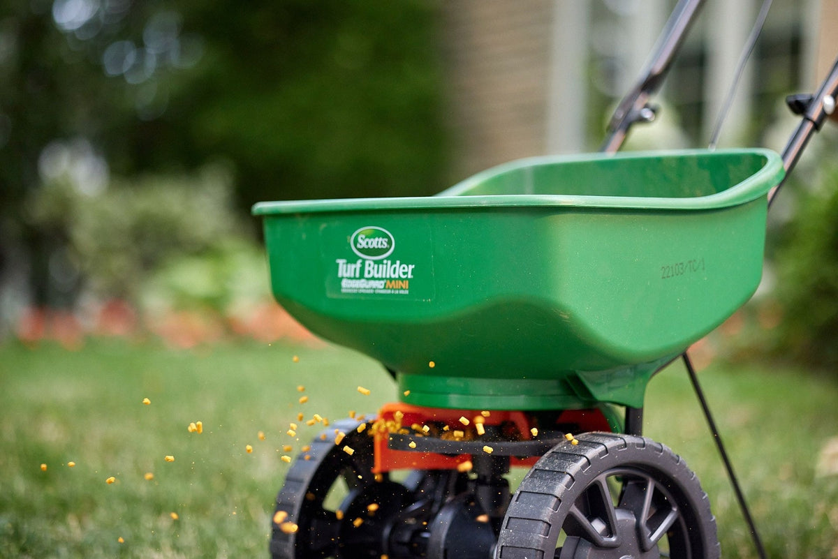 Turf Builder Weed & Feed, 1000-sq-ft