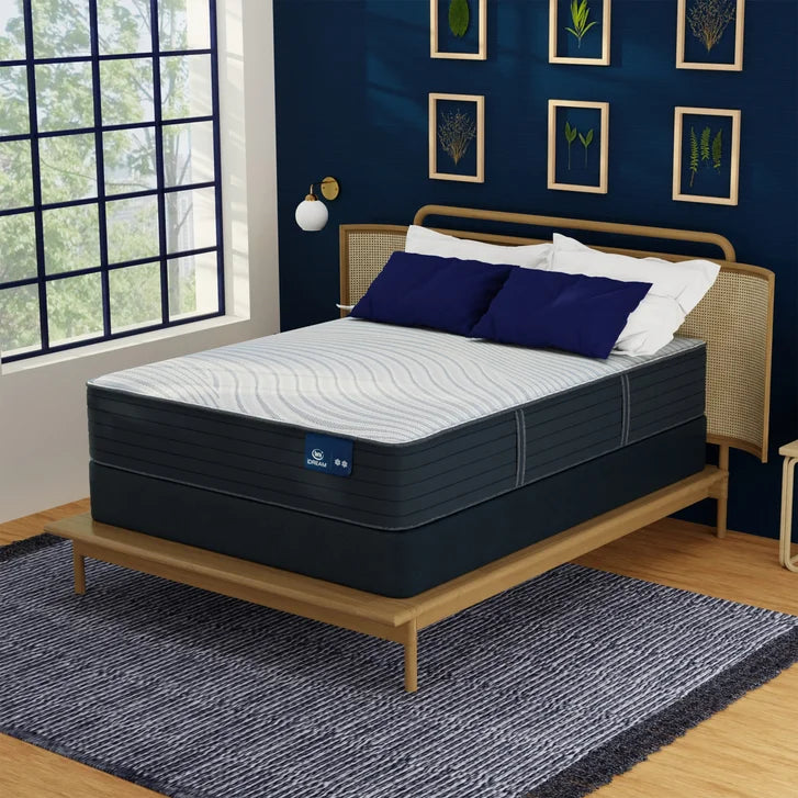 Serta iDream Upscale 30.5 cm (12 in.) Hybrid Mattress or Set Z12