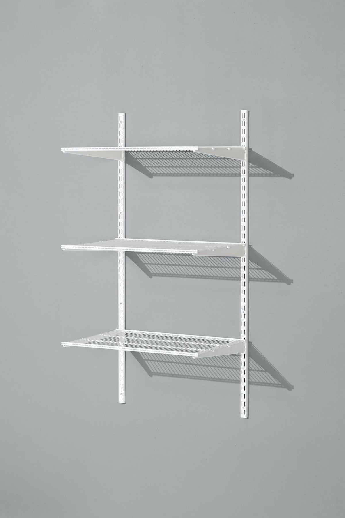 type A Double Track S-32 Wall Upright Shelf Bracket, White, 17-in